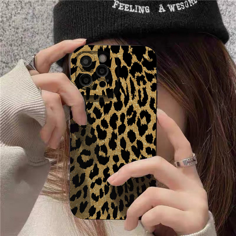 Leopar Desenli Telefon Kılıfla - Samsung Galaxy S24 incelemesi ve fiyatı
